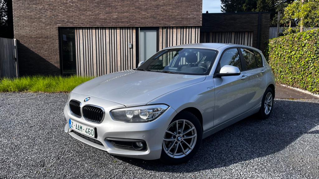 BMW 116D facelift business line in zeer goede rijdende staat, Auto's, Bedrijf, 5 deurs, Zilver of Grijs, Parkeersensor