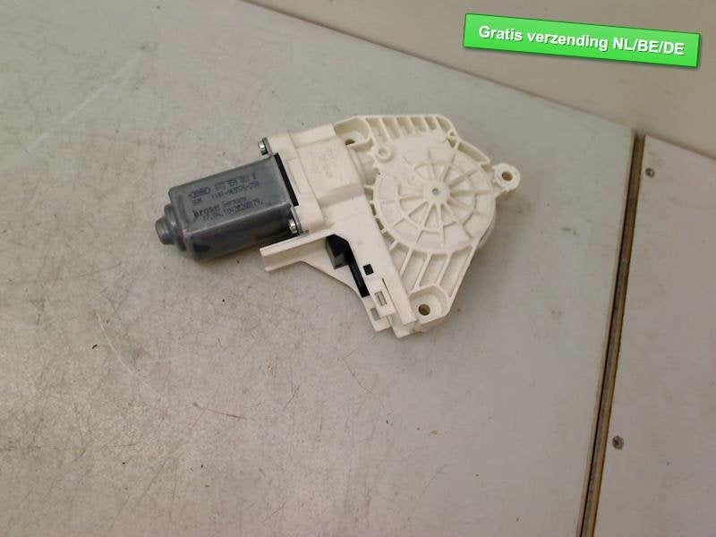 MOTEUR LEVE VITRE ELECTRIQUE AVANT GAUCHE Audi (8T0959801B), Auto-Union-Straße  1,
85057  Ingolstadt, DE, Info@audi.de, Audi, Utilisé
