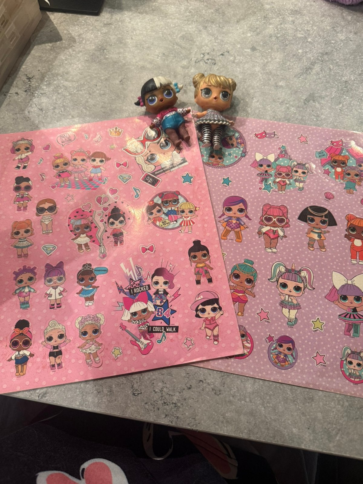 Lol popjes + stickers, Kinderen en Baby's, Speelgoed | Poppen, Ophalen of Verzenden, Gebruikt