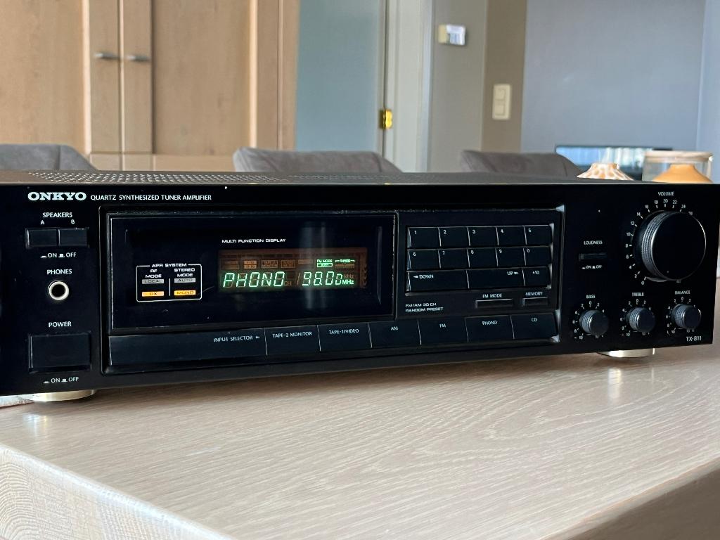 Tuner-versterker Onkyo TX-811, 60 à 120 watts, Comme neuf, Enlèvement, Stéréo
