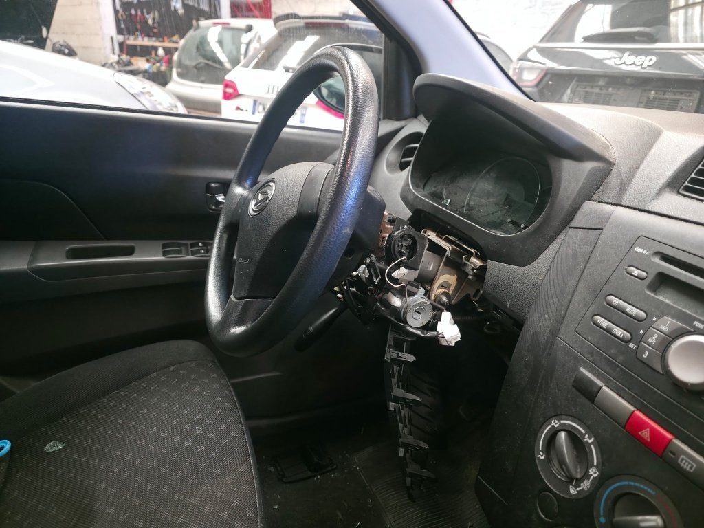 Voiture endommagée à vendre pour pièces, Autos, Daihatsu, Achat, Cuore, Autre carrosserie, 5 portes
