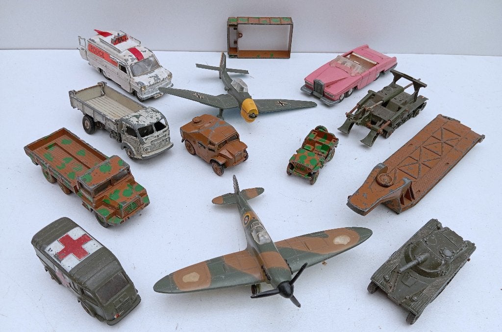 LOT DE VIEUX JOUETS DINKY TOYS , VOITURE, AVION, Enlèvement ou Envoi, Utilisé, Voiture, Dinky Toys