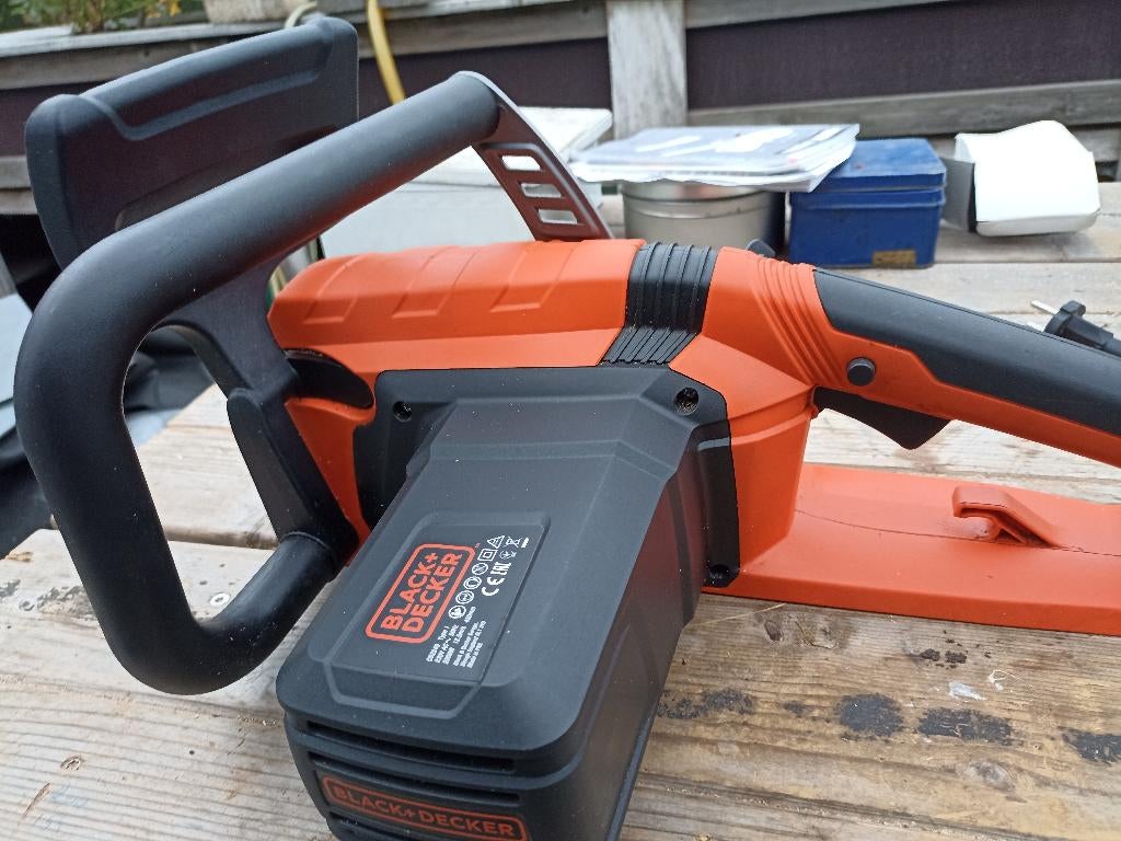 Elektrische kettingzaag, Bricolage & Construction, Outillage | Scies mécaniques, Tronçonneuse, 1200 watts ou plus, Black & Decker