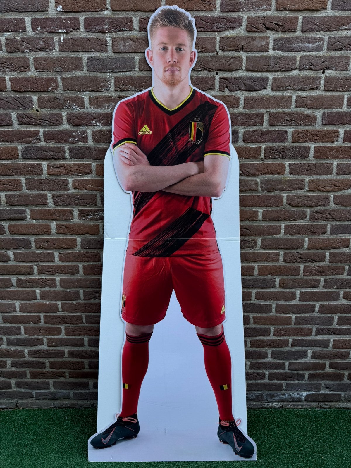 Staander kevin de bruyne rode duivel, Verzamelen, Sportartikelen en Voetbal, Ophalen, Gebruikt, Beeldje of Poppetje