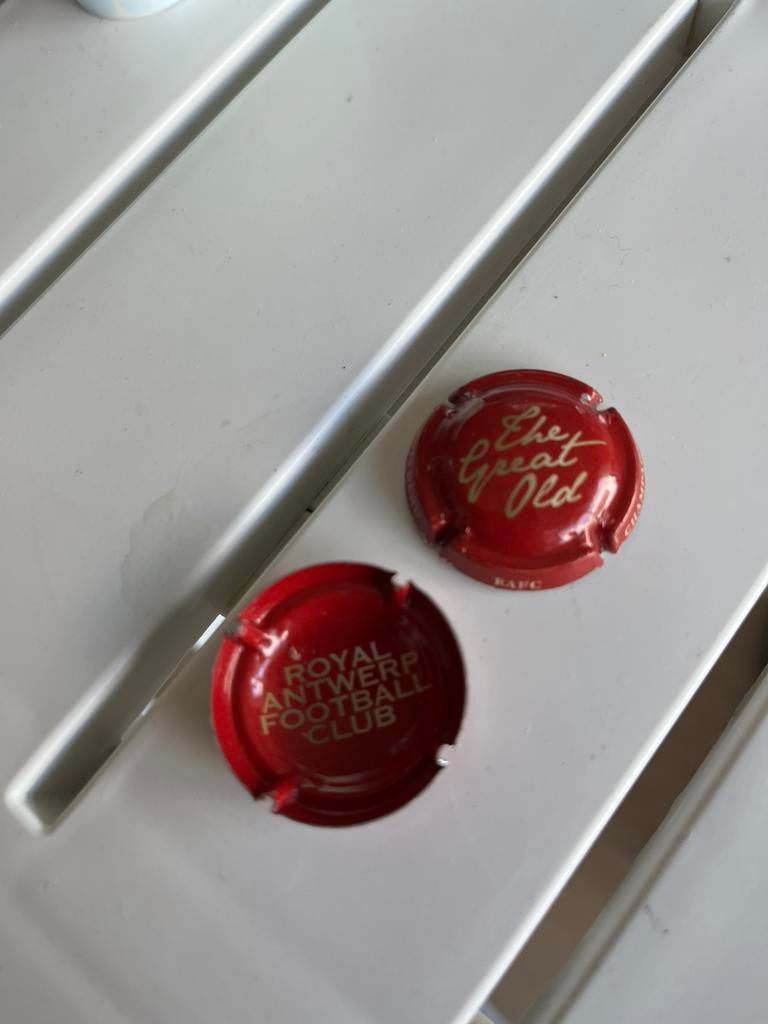 Royal Antwerp football club/ champ caps, Verzamelen, Ophalen of Verzenden, Zo goed als nieuw