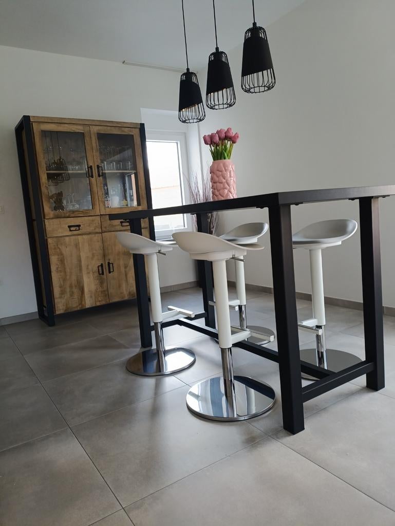 4 barkrukken+tafel, Huis en Inrichting, Ophalen of Verzenden