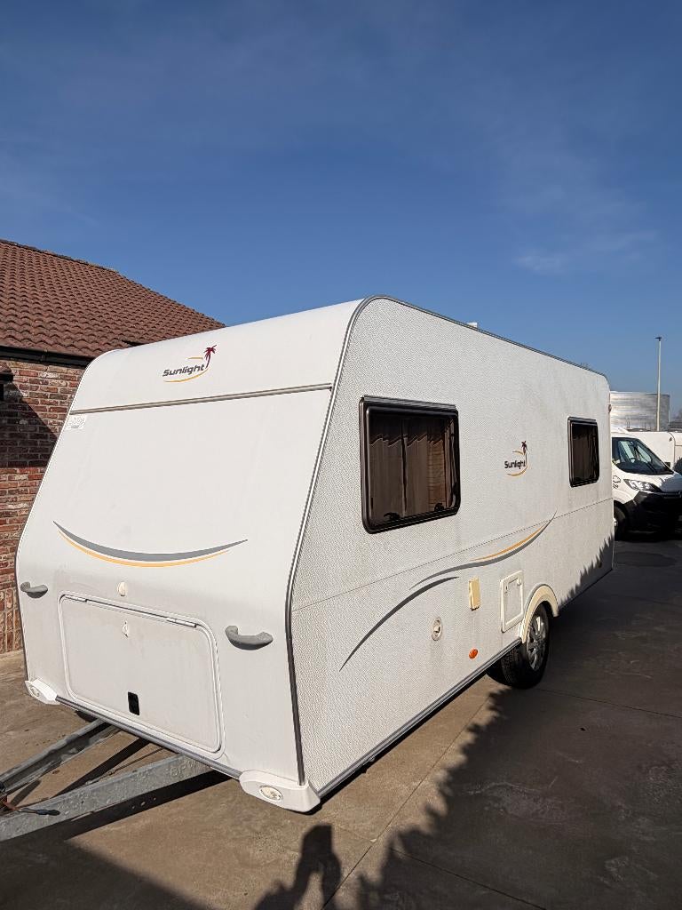 sunlight 470 met 2 aparte bedden, Caravans en Kamperen, Caravans, Bedrijf, tot en met 3, 750 - 1000 kg, Treinzit, Sunlight, 2 aparte bedden