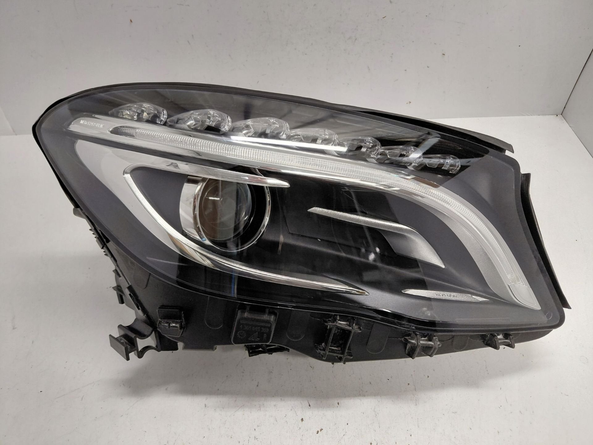Phare droit Mercedes GLA W156, Autos : Pièces & Accessoires, Mercedes-Benz AG, Mercedes-Benz, Utilisé, Mercedesstrasse 120
70372  Stuttgart, DE