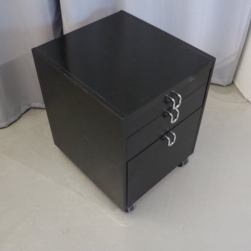 Zwarte bureau ladenblok of nachtkastje op wieltjes, Ophalen, Zwart, Gebruikt, Hout