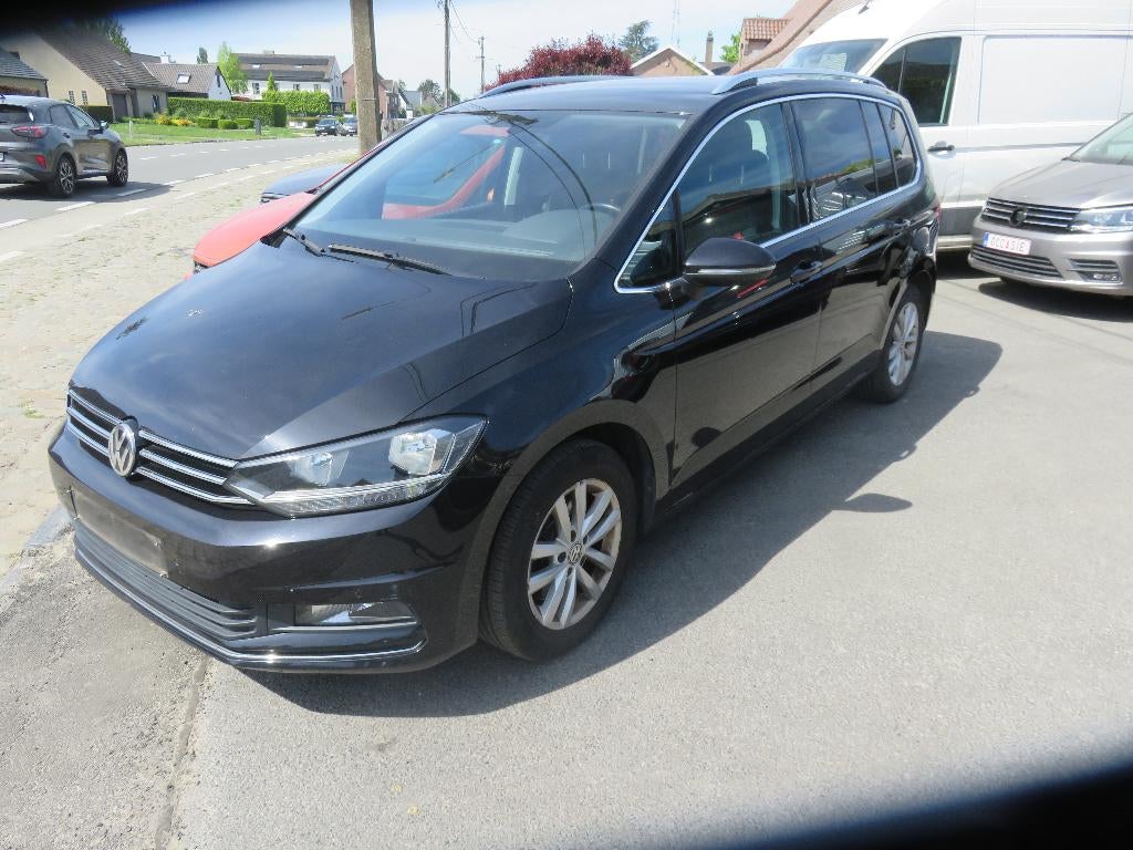 VW TOURAN 1400TSI 1400 cc TRENDLINE 06/2016., Monovolume, 4 cilinders, Alcantara, Zwart