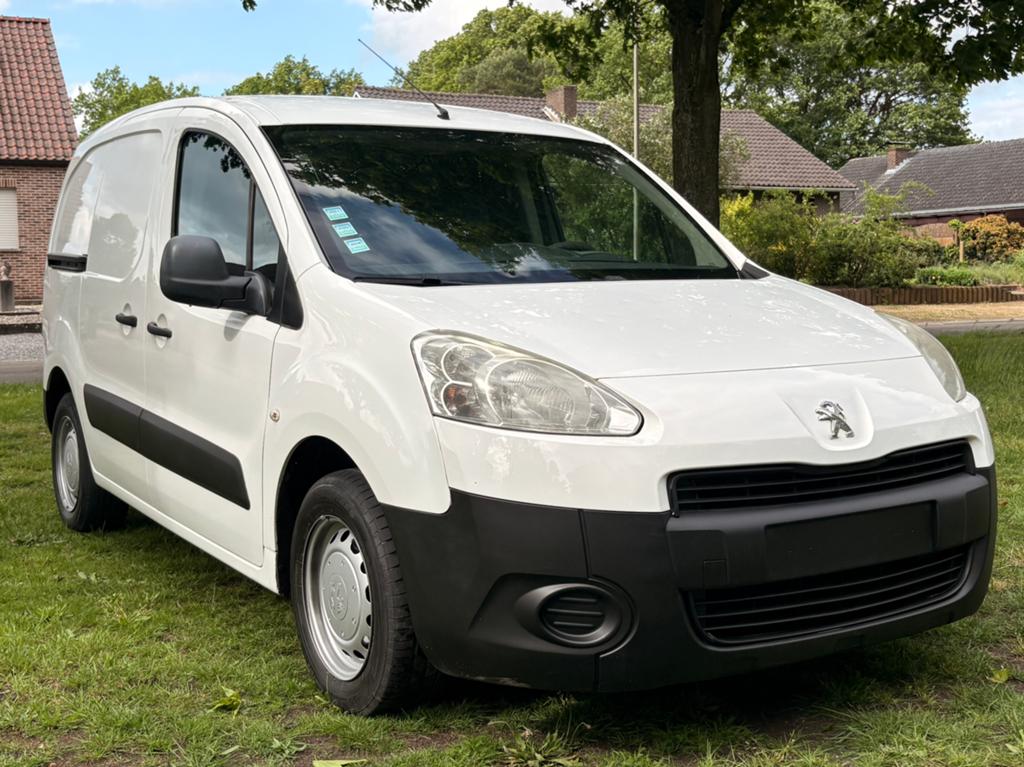 Peugeot partner 1.6 hdi 2013 airco 210dkm gekeurd voor verk, Auto's, Bestelwagens en Lichte vracht, Elektrische ramen, Bedrijf