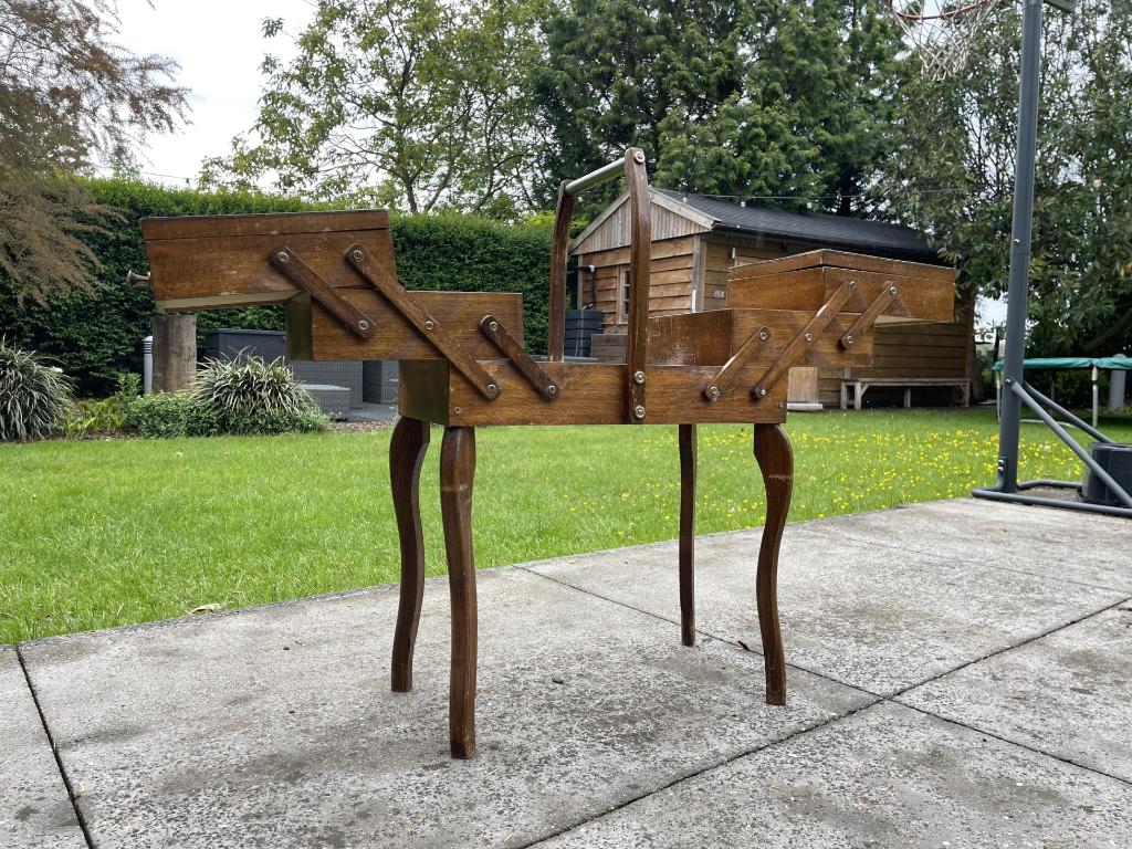 3-lagige naaibox op poten, Antiek en Kunst, Antiek | Naaimachines, Ophalen