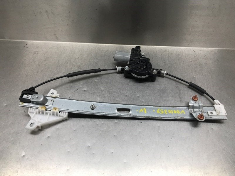 VITRE MECANISME AVANT GAUCHE Mazda CX-5 II (KF), Hitdorfer Straße 73
51371  Leverkusen, DE, Mazda, Utilisé, Info@mazda.de