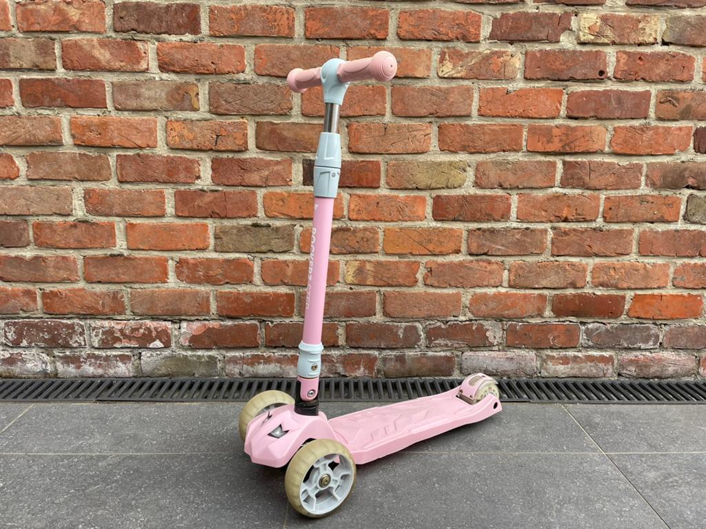 Rockerz Step - Kinderstep met discowielen - 3-8 jaar - roze, Enlèvement, Comme neuf, Step simple