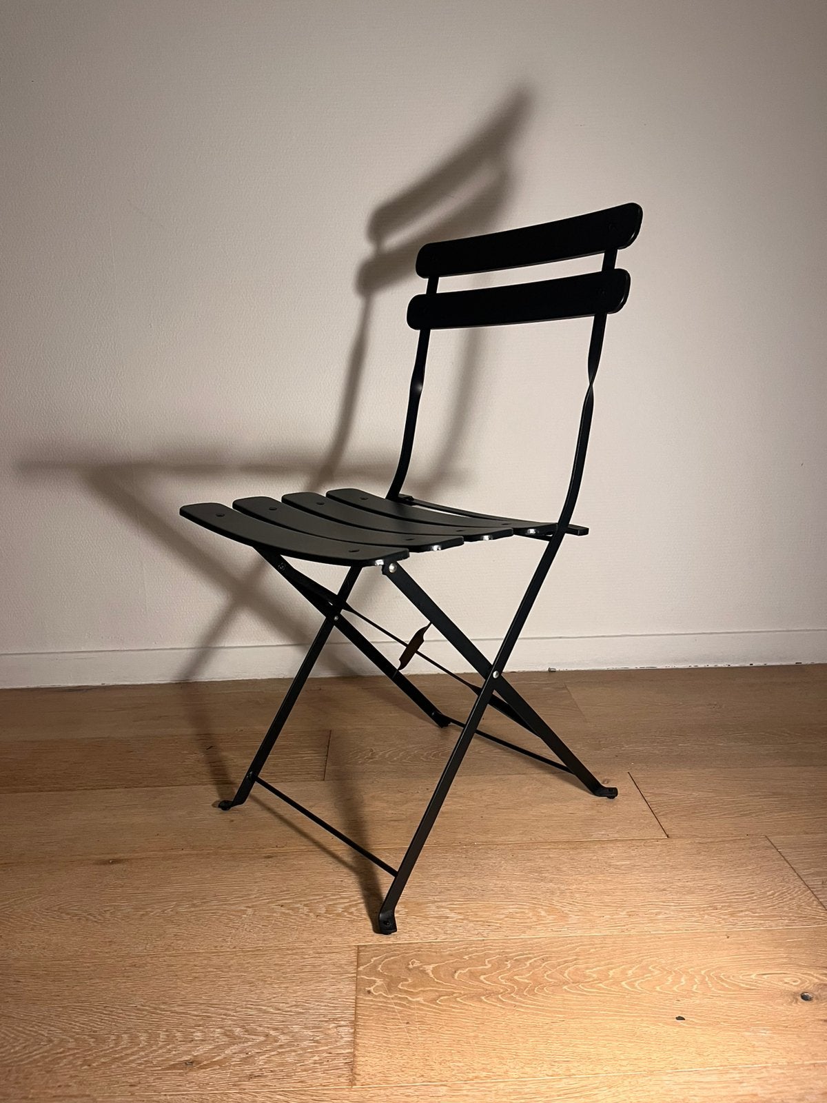 Lot de 2 chaises pliantes noires en métal – Style bistrot, Enlèvement, Comme neuf