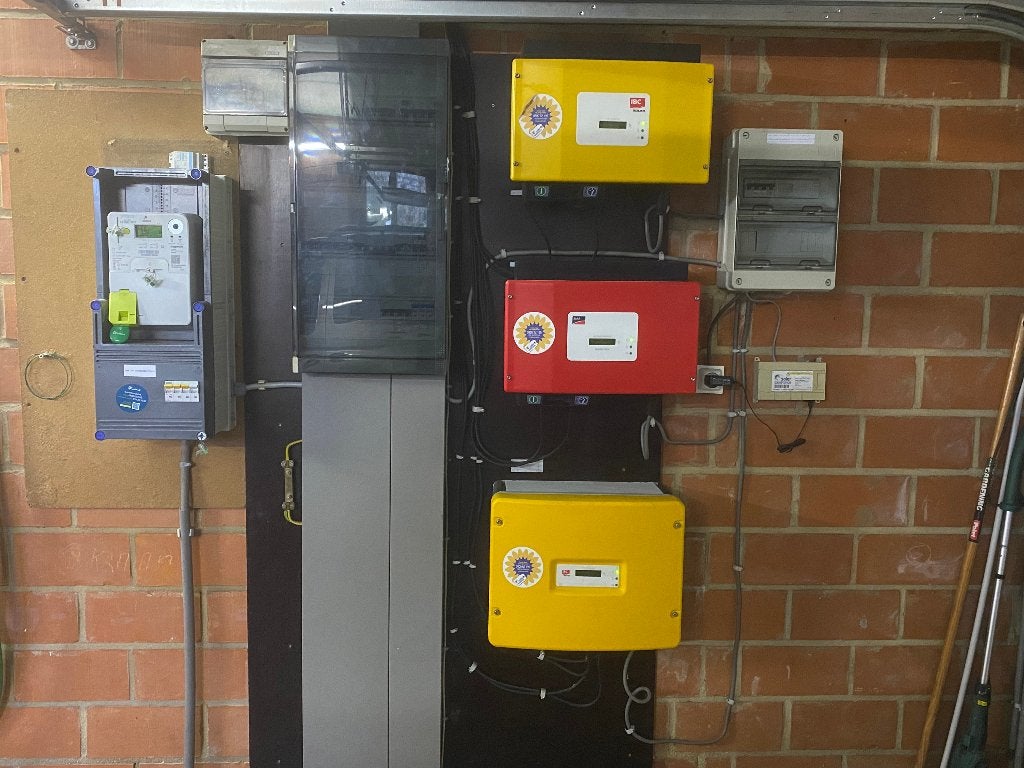 3 omvormers SMA Solar Sunny Boy, Ophalen, Gebruikt, Compleet systeem, 200 wattpiek of meer