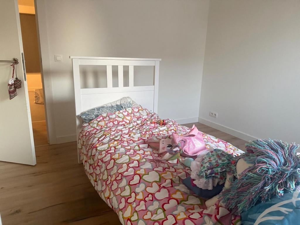 Enkel bed/single bed wit met lattenbodem, Ophalen