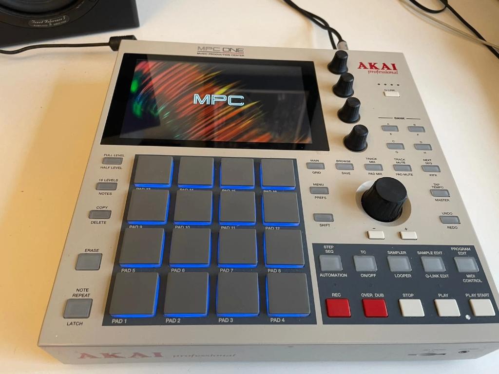 Akai MPC One Retro Sampler, Muziek en Instrumenten, Samplers, Ophalen of Verzenden, Gebruikt