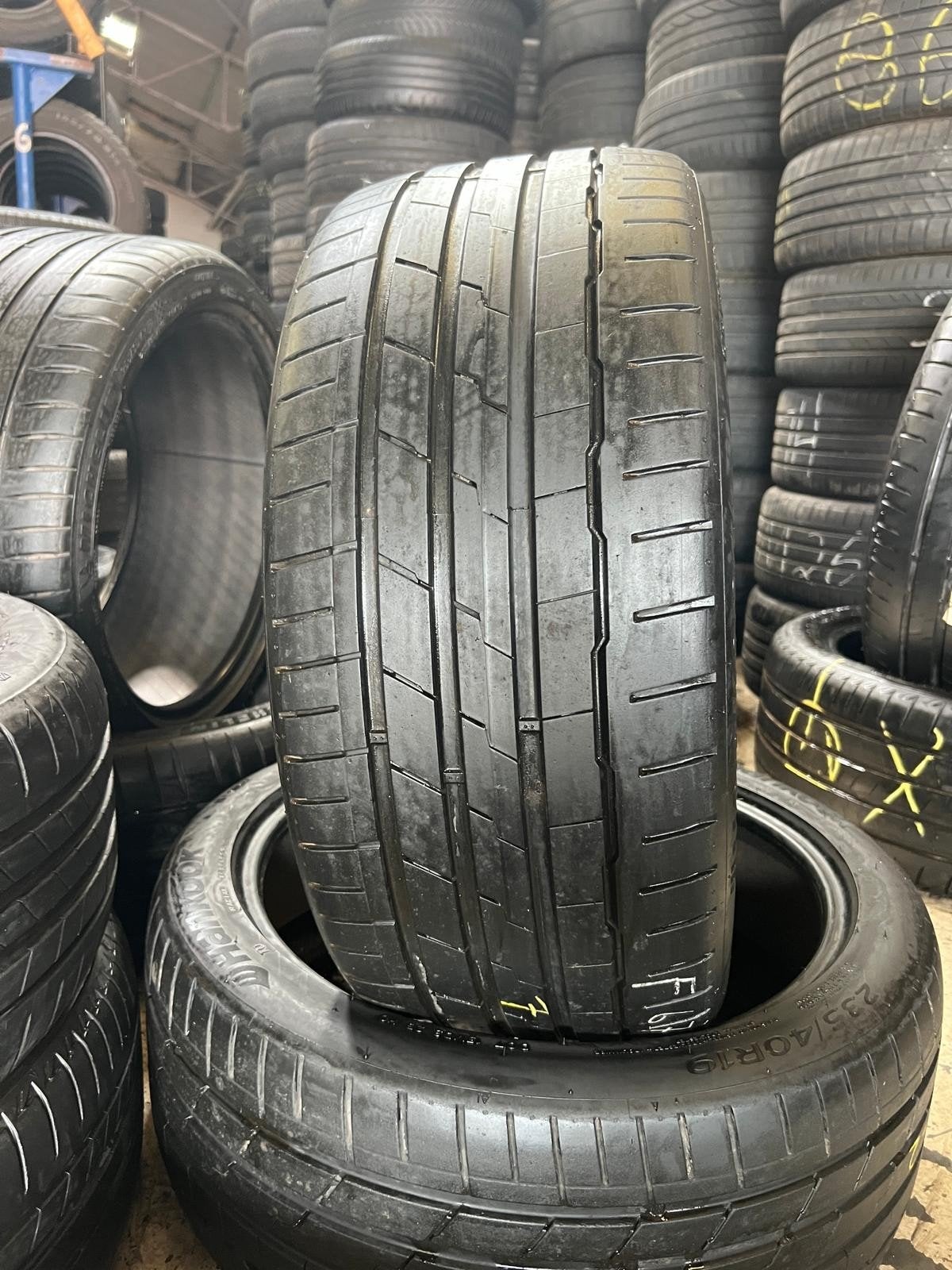 235 40 19 hankook avec montage et équilibrage, Autos : Pièces & Accessoires, Enlèvement