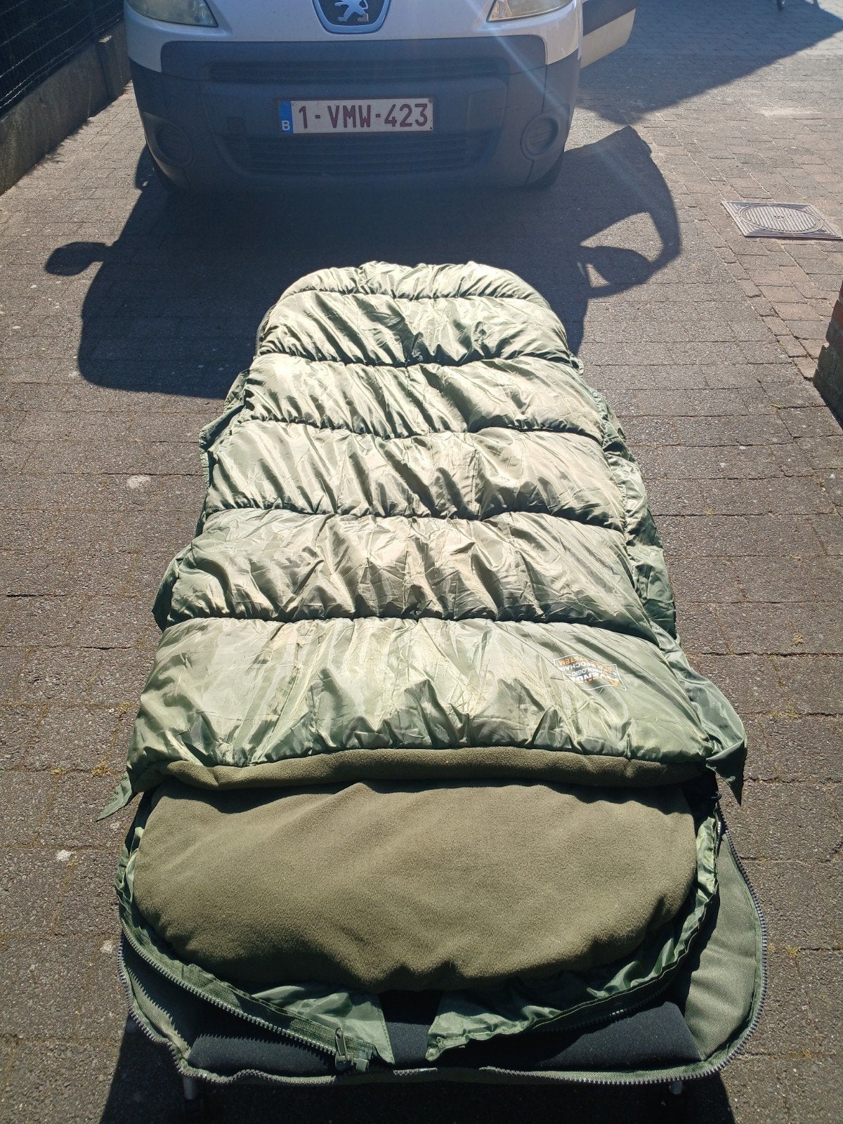 bedchair, Sports nautiques & Bateaux, Pêche à la ligne | Carpes, Enlèvement, Comme neuf, Autres types