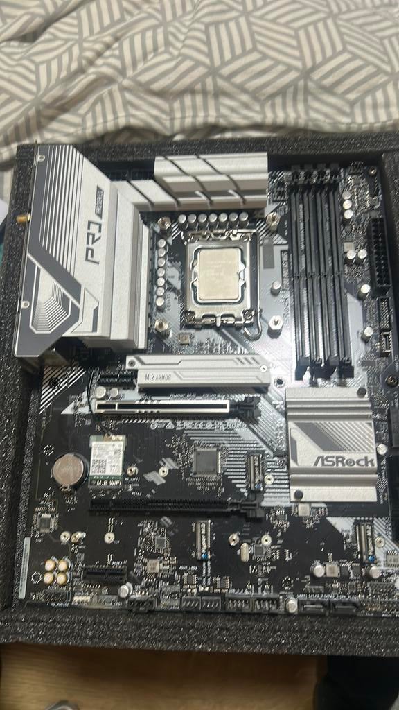 Carte mere a790 pro rs wifi i5 14600k, Enlèvement, Comme neuf