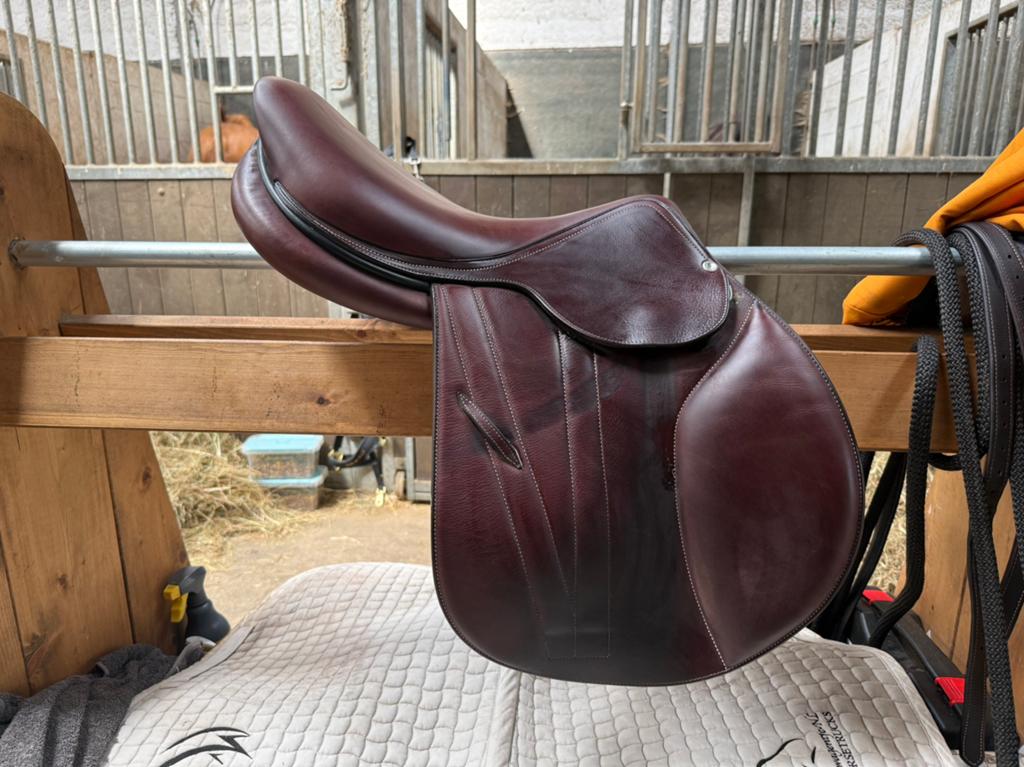 Butet Springzadel 17,5” 2025 Kalfsleder | Nieuwstaat!, Dieren en Toebehoren, Ophalen, Zo goed als nieuw