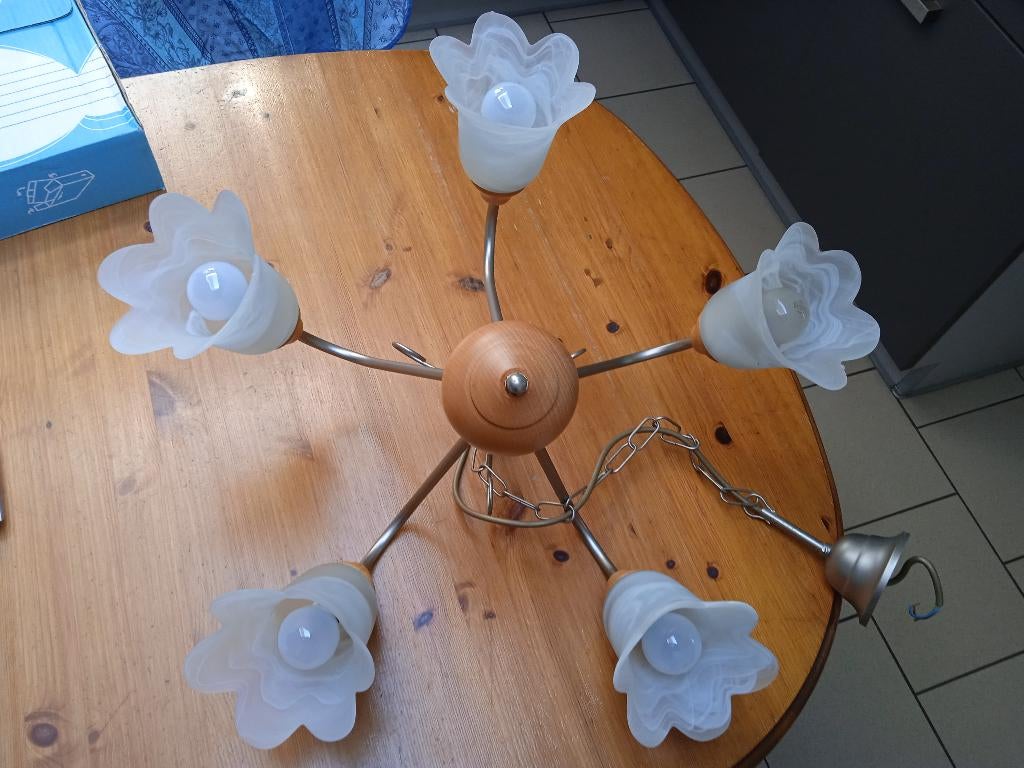 Lustre 5 branches. Globes en verre givré forme tulipe., Enlèvement, Comme neuf, Verre