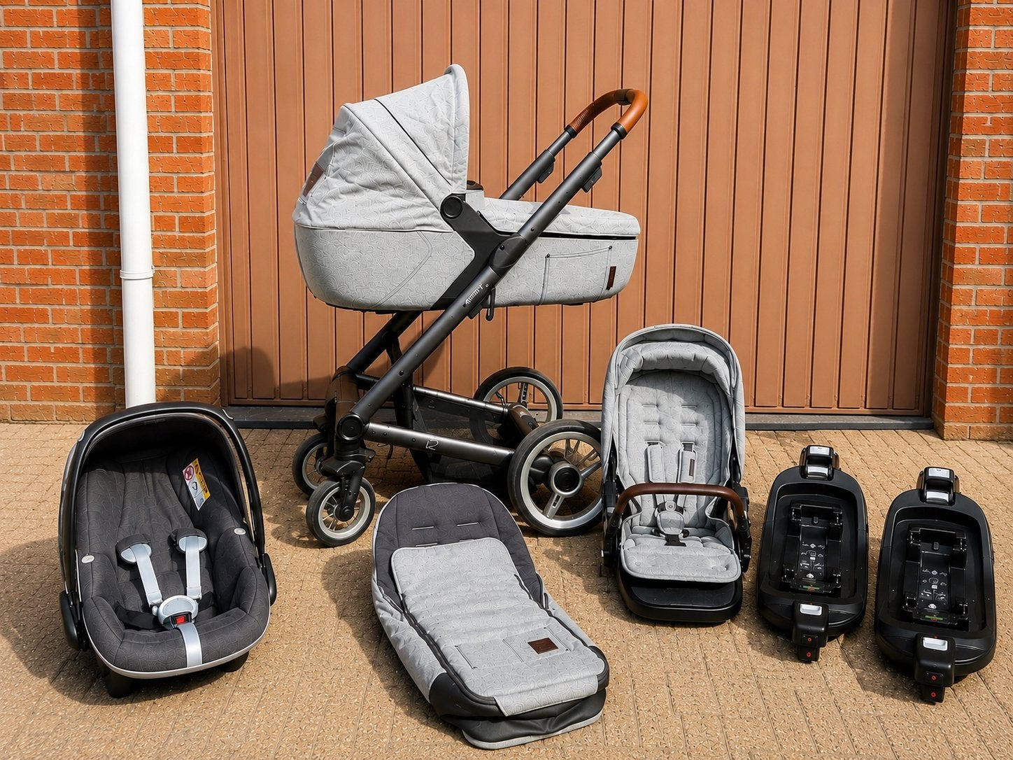 mutsy set met 2 isofixen, Kinderen en Baby's, Ophalen, Zo goed als nieuw, Kinderwagen, Maxi-Cosi