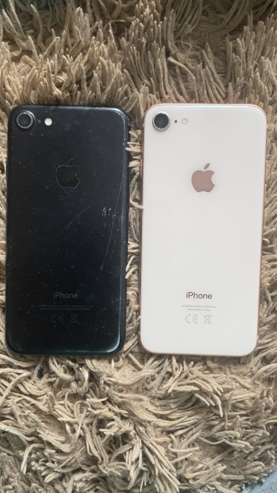 2 iphones 8 pour piece, Ne fonctionne pas, 64 GB, Sans abonnement, IPhone 8
