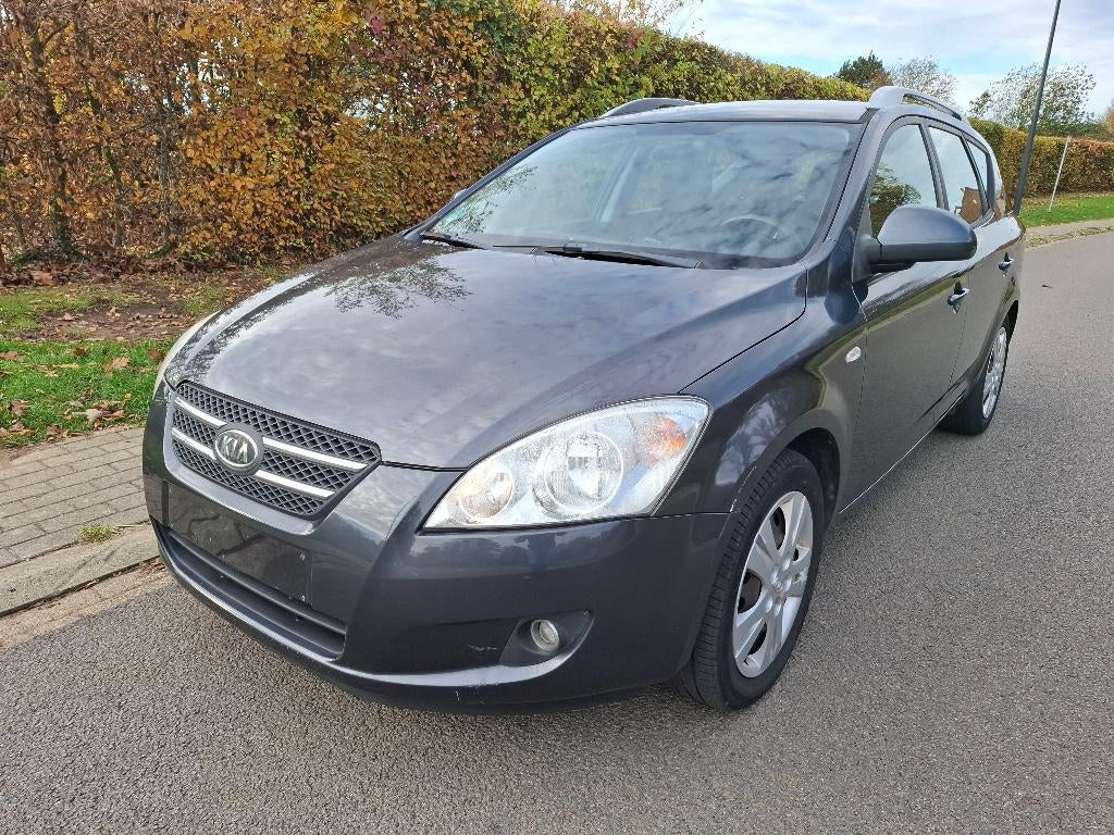 Kia Ceed SW 1.6 CRDi 90 CH Climat 2009 5 Portes, Autos, Argent ou Gris, Boîte manuelle, Entretenue par le concessionnaire, 5 portes