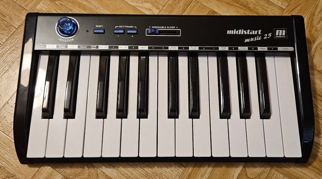 Midistart Music 25 Midi keyboard, Muziek en Instrumenten, Ophalen, Zo goed als nieuw, Aanslaggevoelig