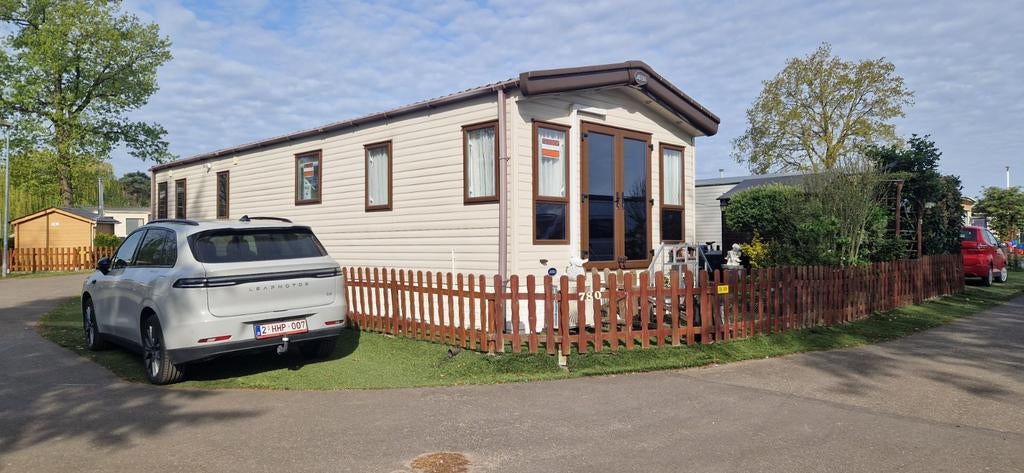 Mobil-home Gabi Embleside 11m sur 4m sur un camping à Merksp