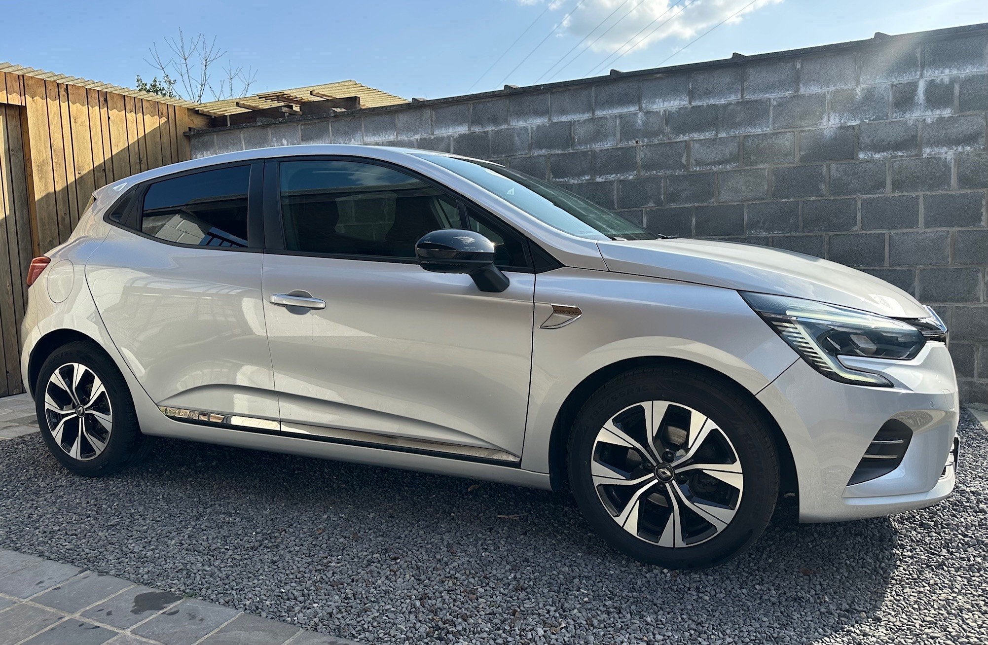 Renault Clio 1.0 TCe Limited Led CarPlay Airco BT Pdc 47000k, Autos, Renault, Argent ou Gris, Achat, 998 cm³, Euro 6