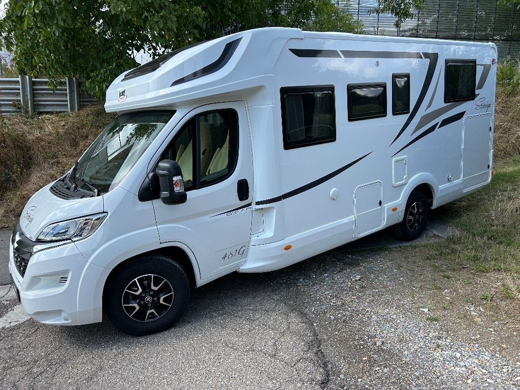 Mobilhome MCLOUIS Souvereign 481, Caravanes & Camping, Camping-cars, Jusqu'à 4, Siège standard, Boîte manuelle, Il y a 7 à 12 mois