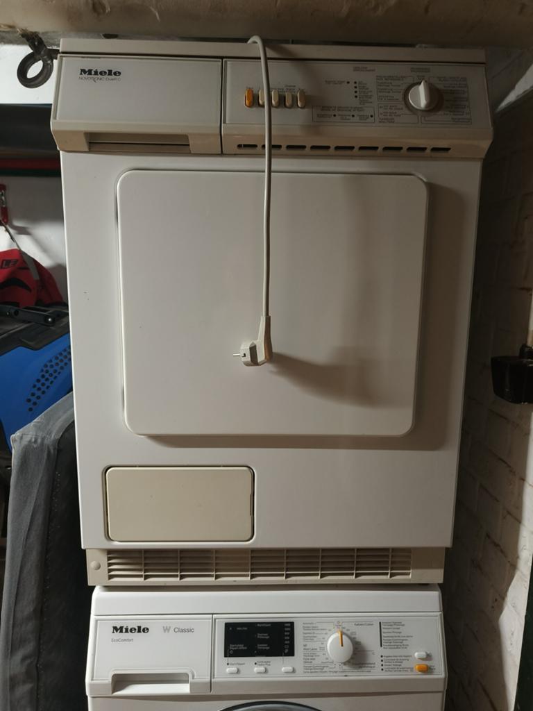 Droogkast Miele Novotronic Duett C, Ophalen