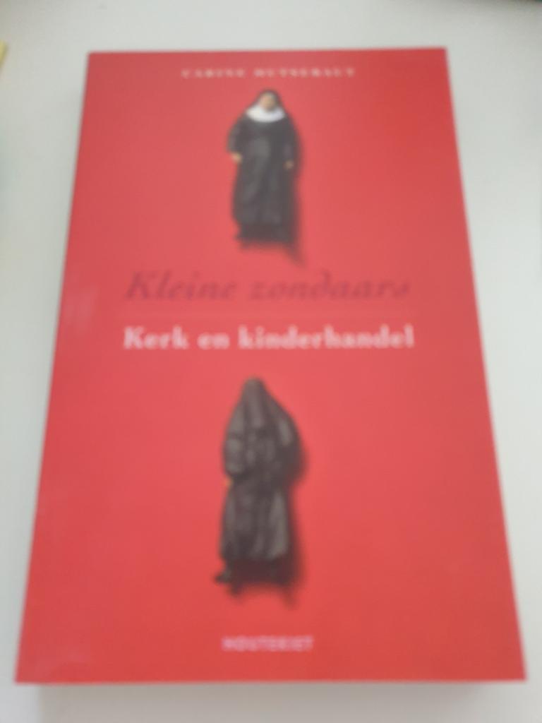 Carine Hutsebaut - Kleine zondaars, Boeken, Ophalen of Verzenden, Zo goed als nieuw, C. Hutsebaut