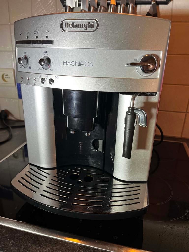Delonghi Magnifica, Electroménager, Cafetières, Enlèvement, Comme neuf, Café moulu