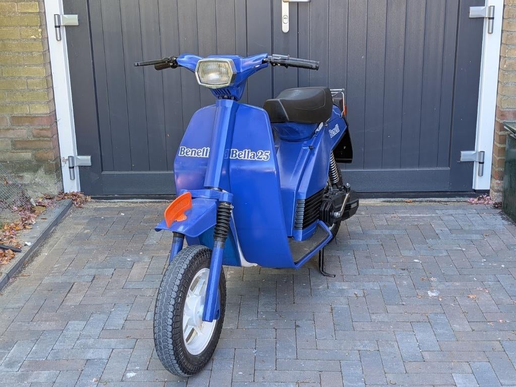 Benelli Bella 25 NL Papieren, Fietsen en Brommers, Brommers | Overige merken, Ophalen, Klasse A (25 km/u), Zo goed als nieuw, Benelli