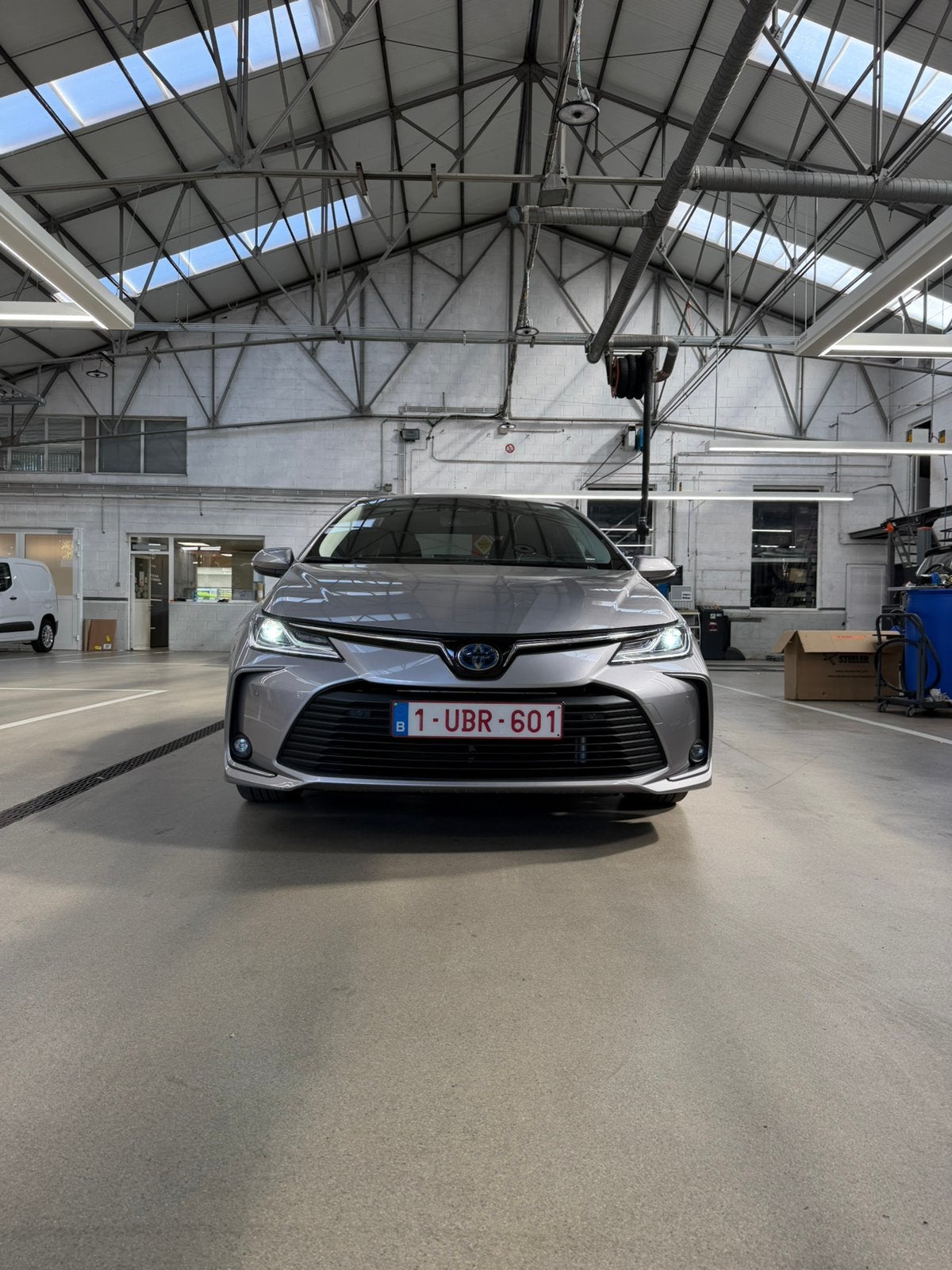 Toyota Corolla 1.8 benzine hybride automaat, 25.000kilometrs, Auto's, Toyota, Dealer onderhouden, Euro 6, Corolla, https://public.car-pass.be/vhr/281dca28-de9e-4137-a8b9-d8b2e1e1b806