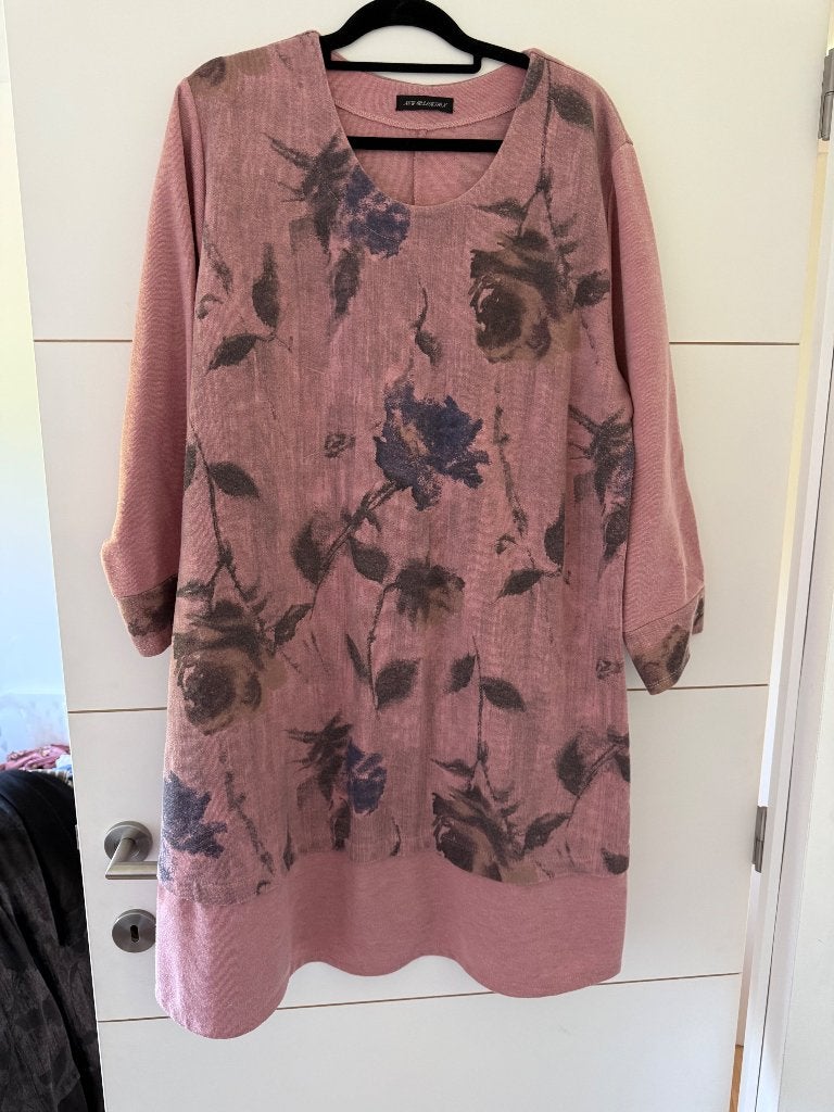 Robe New Collection rose a motifs fleurs bleue, Kleding | Dames, Jurken, Maat 46/48 (XL) of groter, Nieuw, Ophalen of Verzenden
