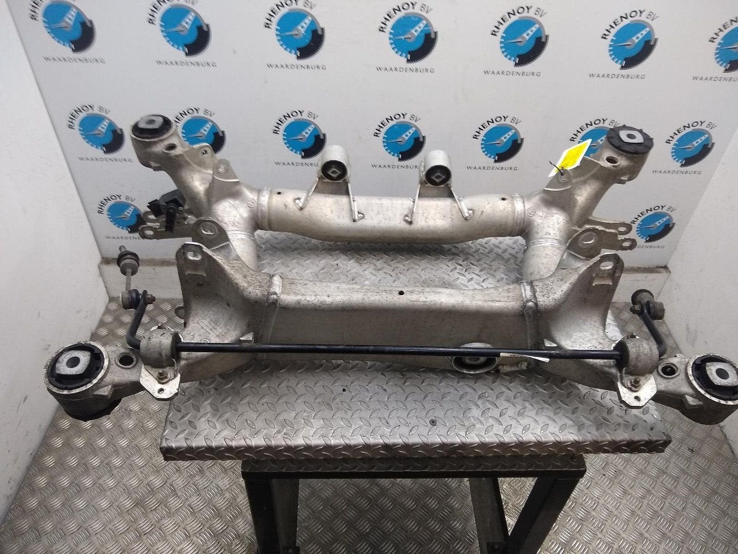 BMW 6 SERIES 635D E64 SUBFRAME ACHTER 2009, Enlèvement ou Envoi, Utilisé, Stiba membre