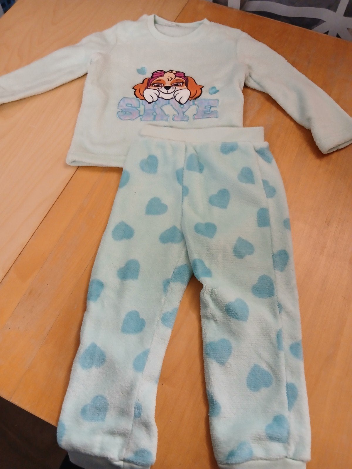 Winterpyjama maat 98/104, Kinderen en Baby's, Kinderkleding | Maat 104, Ophalen of Verzenden
