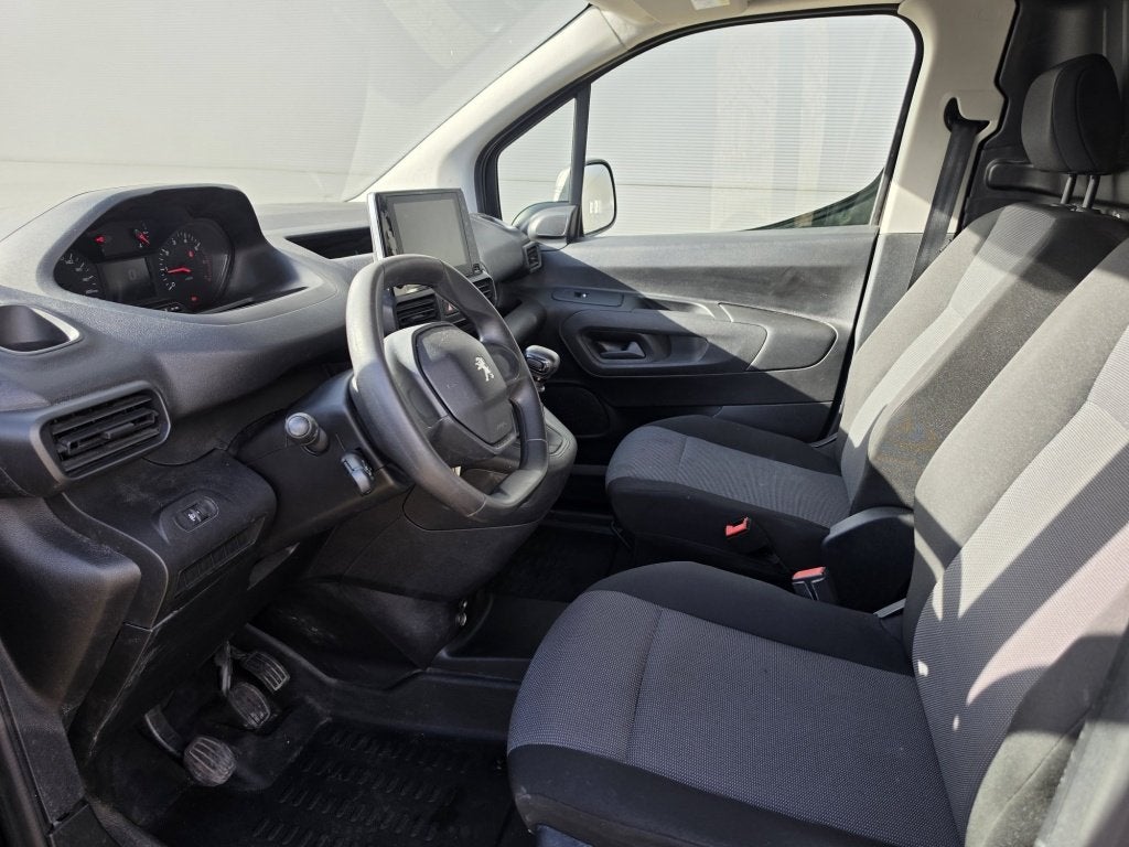 Peugeot Partner 1.2 P.T. Premium Long Nw Distr. Carplay/Ac, Auto's, Gebruikt, Euro 6, 1199 cc, 1331 kg