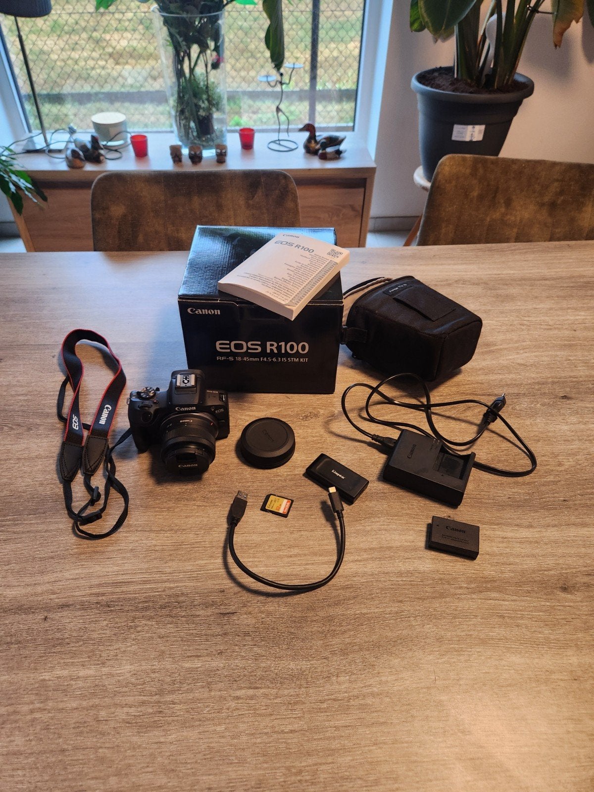 Canon EOS R100 + extra's (nieuwstaat), Ophalen, Cameratas, Canon, Beeldstabilisatie