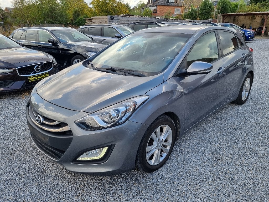 HYUNDAI I30 1.4i 5-DEURS/AIRCO/VELGEN/EXPORT/MERCHANT, Voorwielaandrijving, Euro 5, Stof, Zwart