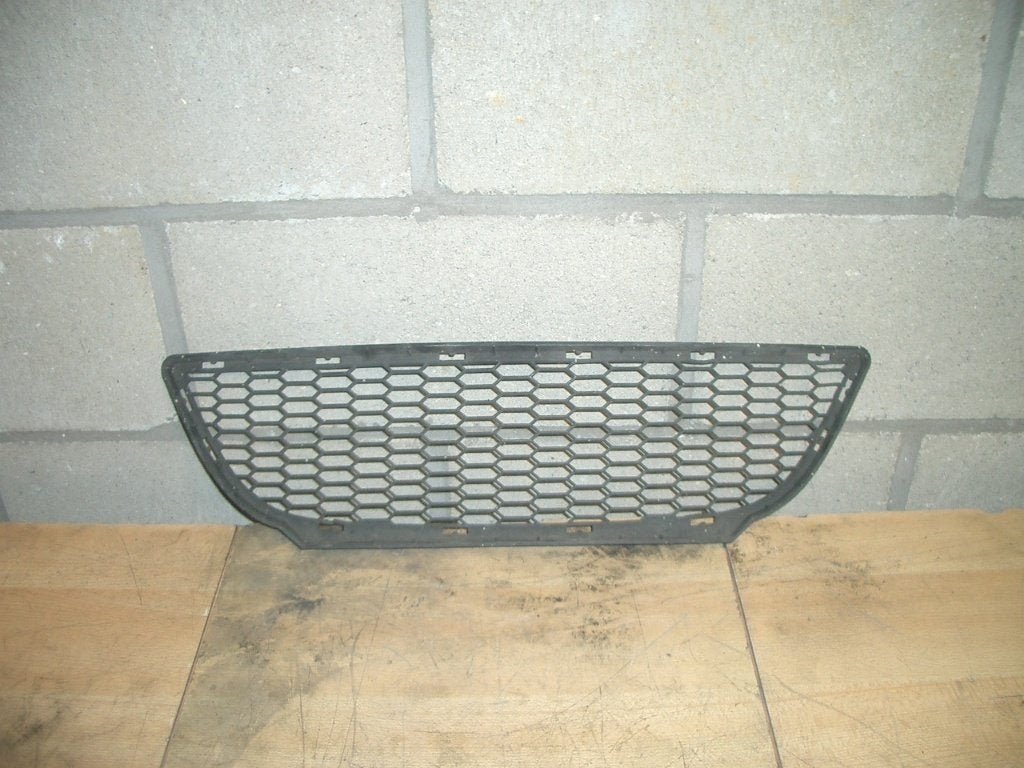 bmw 1 reeks e87 e81 Aerodynamiek pakket rooster midden., Ophalen, Gebruikt, BMW, Bumper