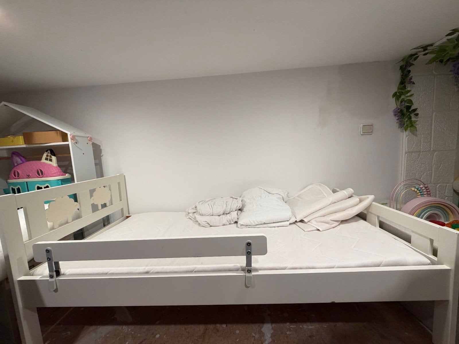 Lit enfant 70x160 avec matelas, protections et draps, Sommier à lattes, 70 à 85 cm, Enlèvement, Utilisé