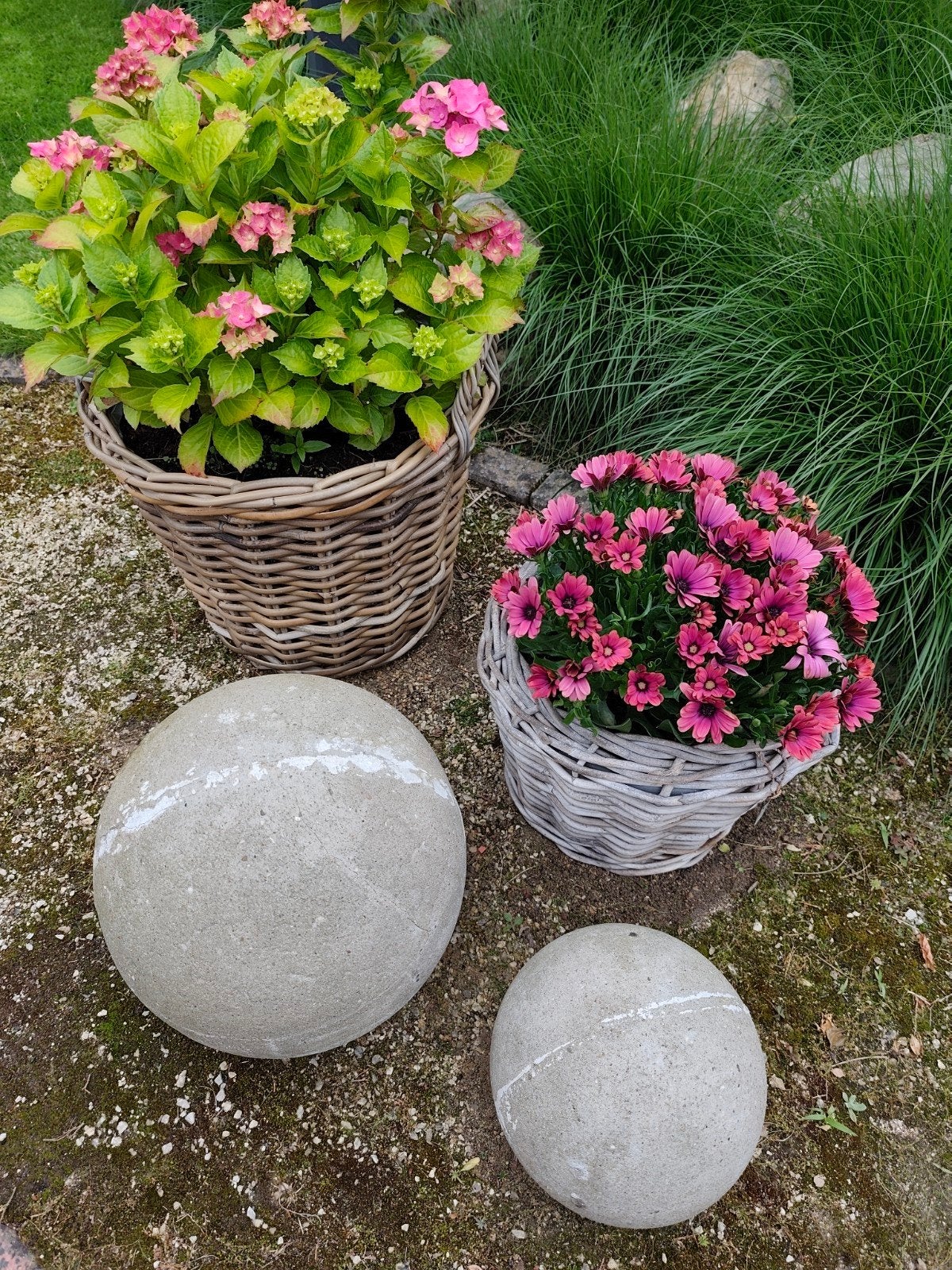 2 decoratieve betonnen bollen, Ophalen