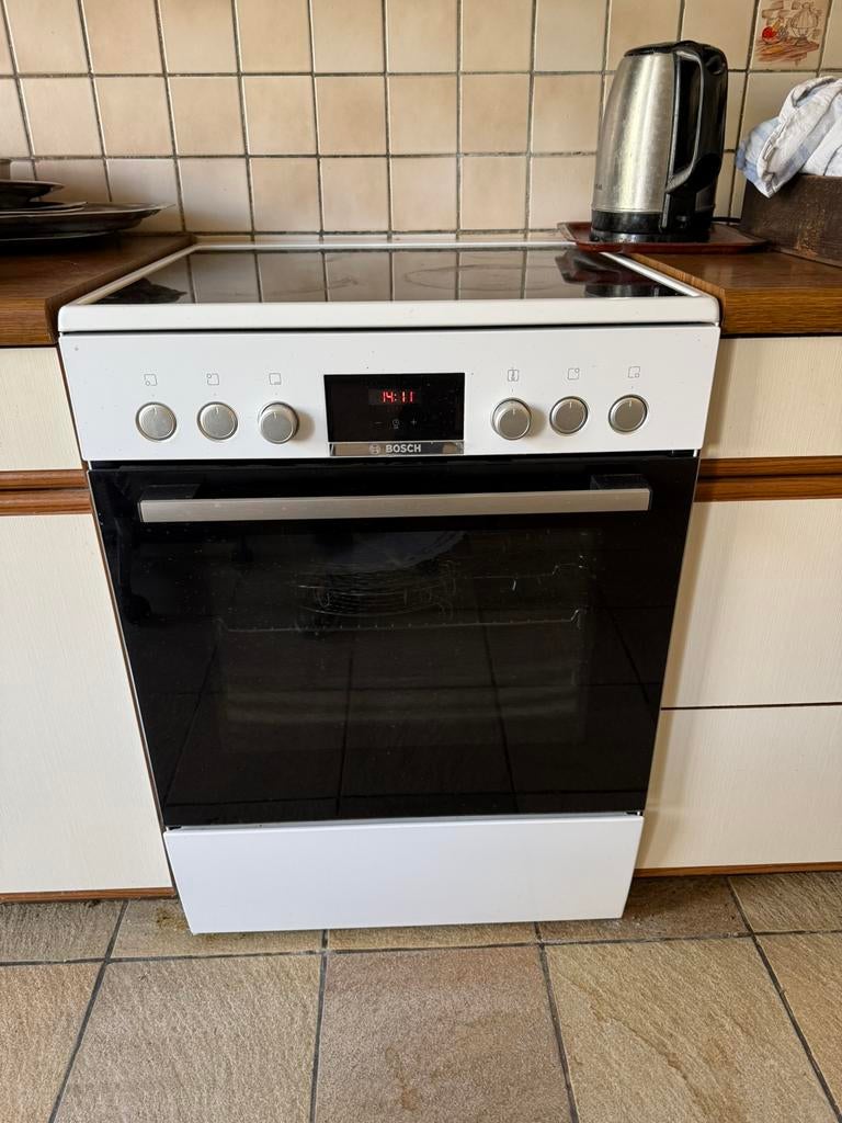 Cuisinière électrique Bosch blanche, Enlèvement, Comme neuf, Électrique
