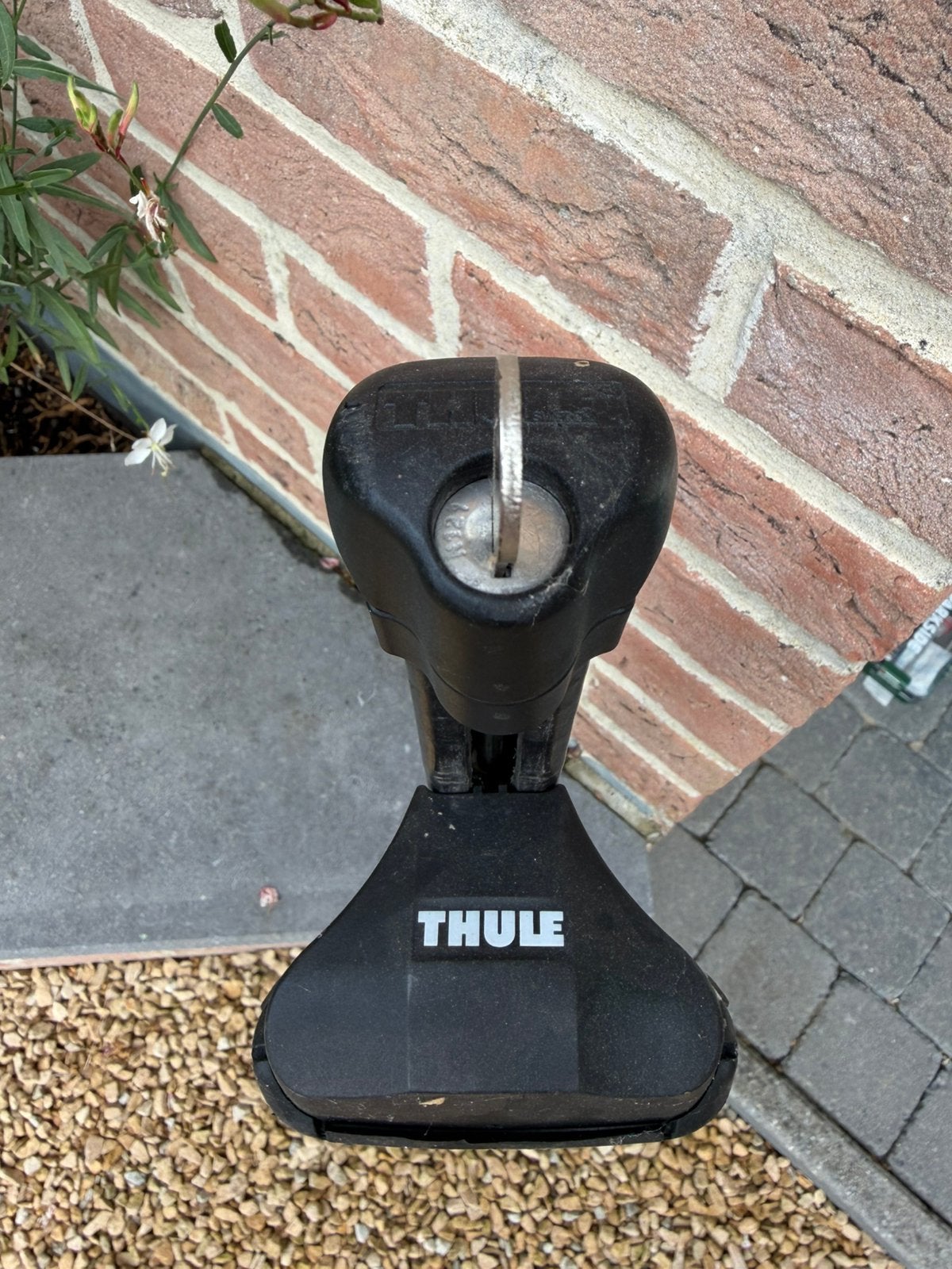 Barres de toit Thule pour véhicule à rails surélevés, Enlèvement, Utilisé